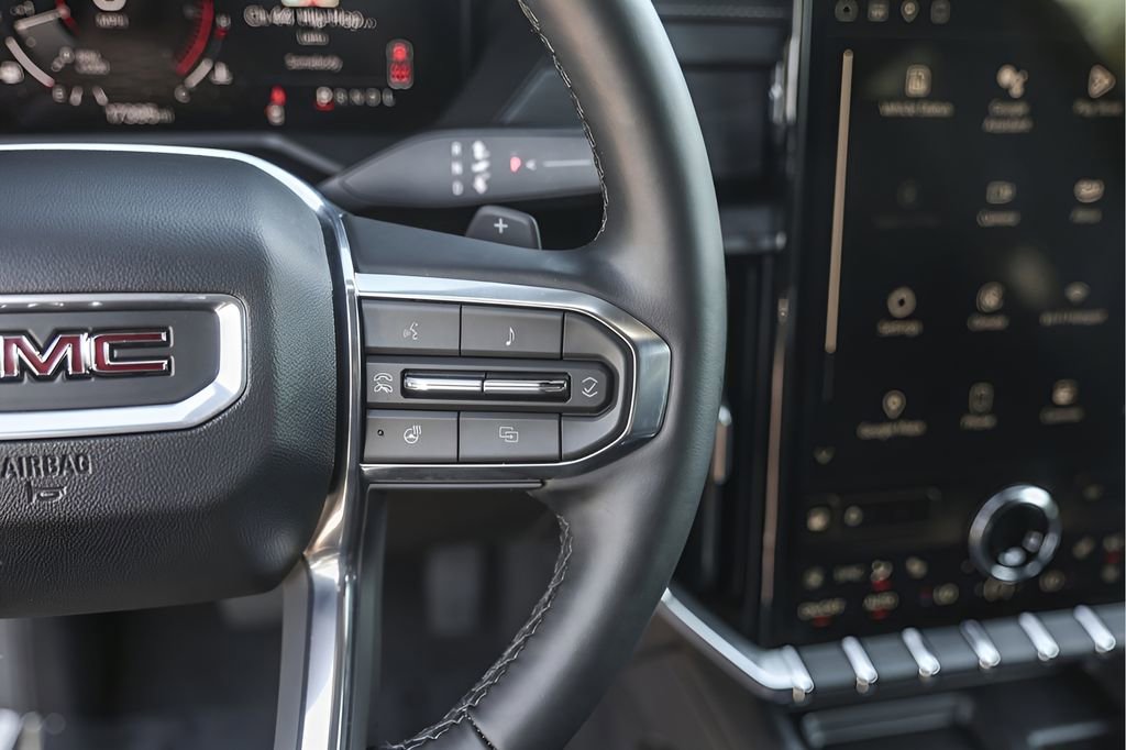 Used 2025 GMC Acadia Elevation AWD/4WD image 14