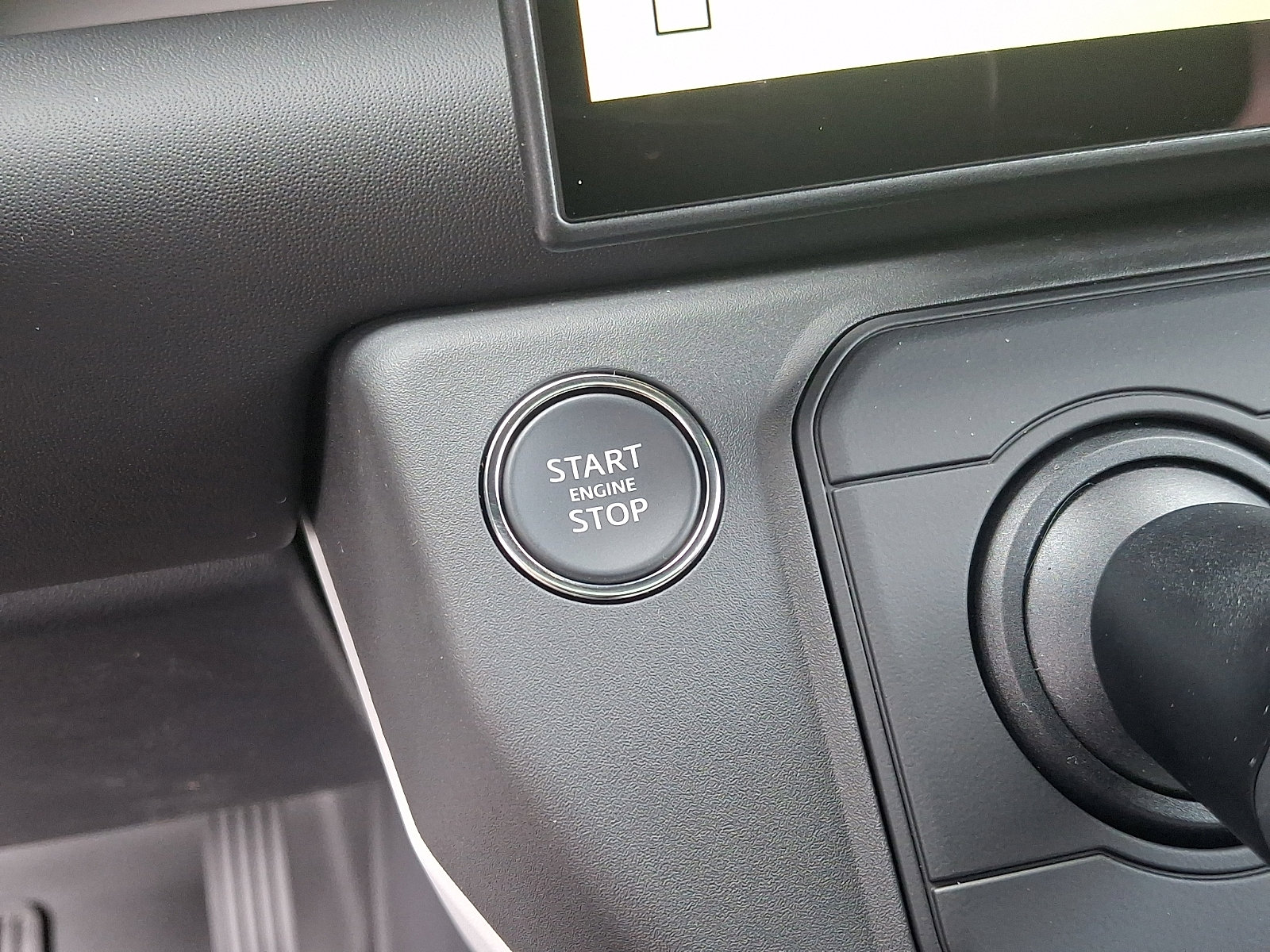 New 2026 Land Rover Defender 130 X-Dynamic SE AWD/4WD image 19