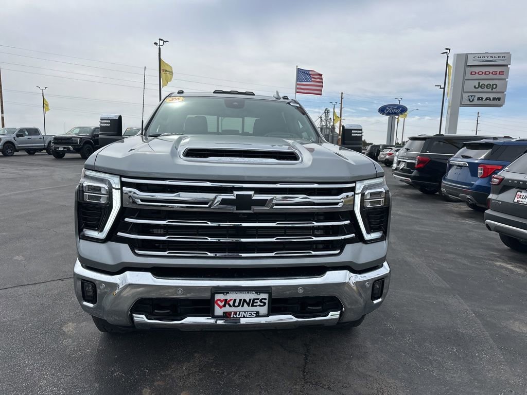 New 2026 Chevrolet Silverado 2500 LTZ w/ LTZ Convenience Package AWD/4WD image 16