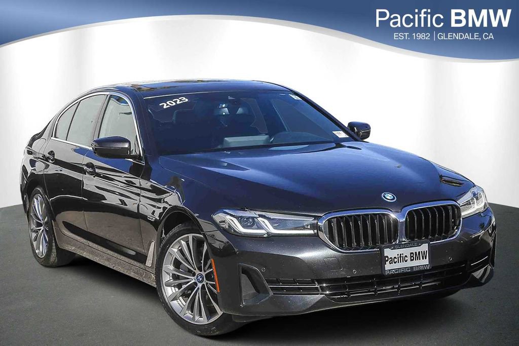 Certified 2023 BMW 530e w/ Convenience Package image 1