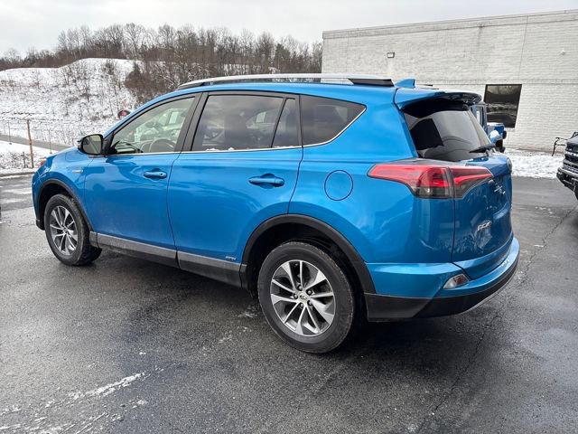 Used 2018 Toyota RAV4 XLE image 3