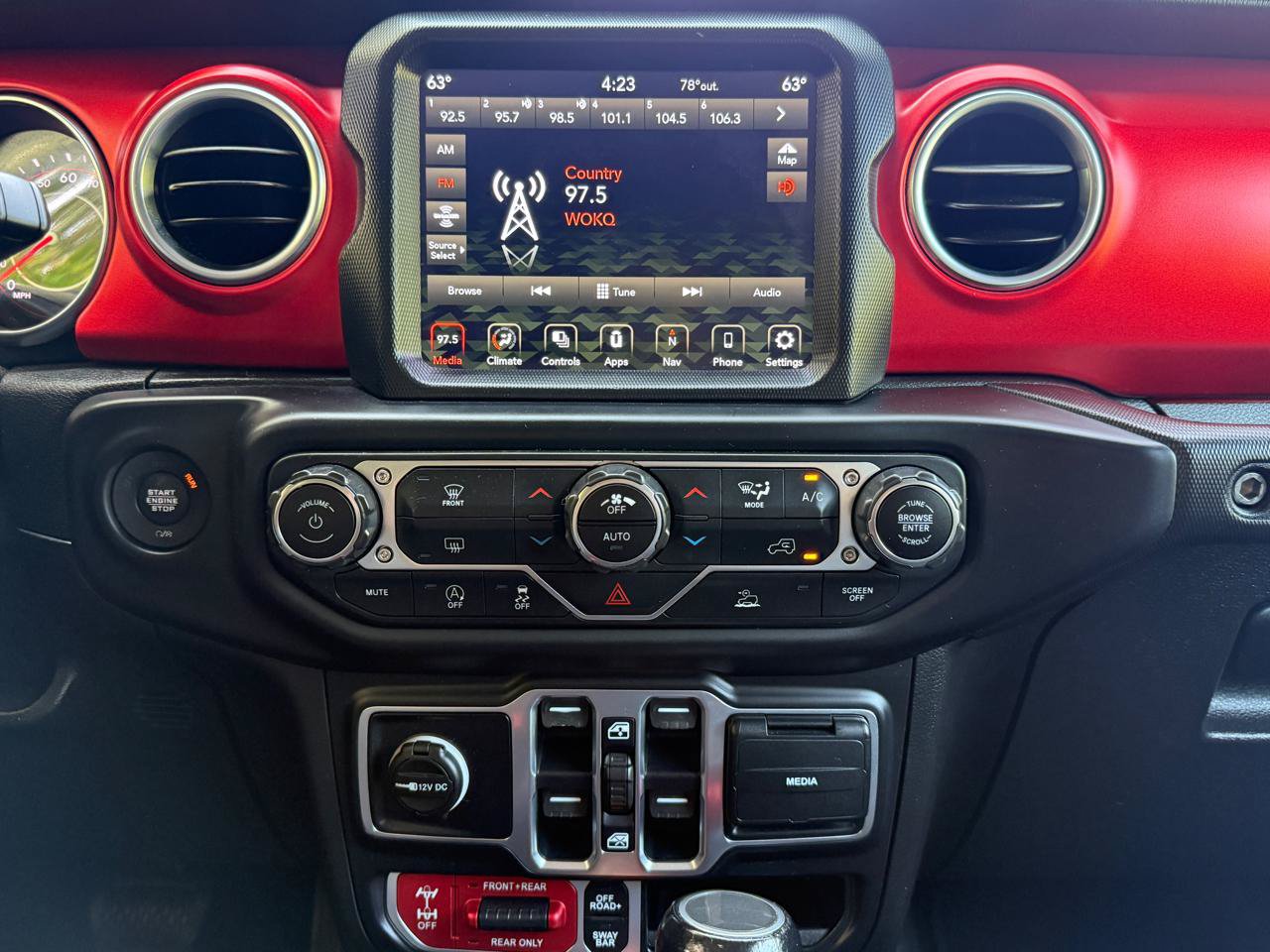 Used 2020 Jeep Gladiator Rubicon AWD/4WD image 23