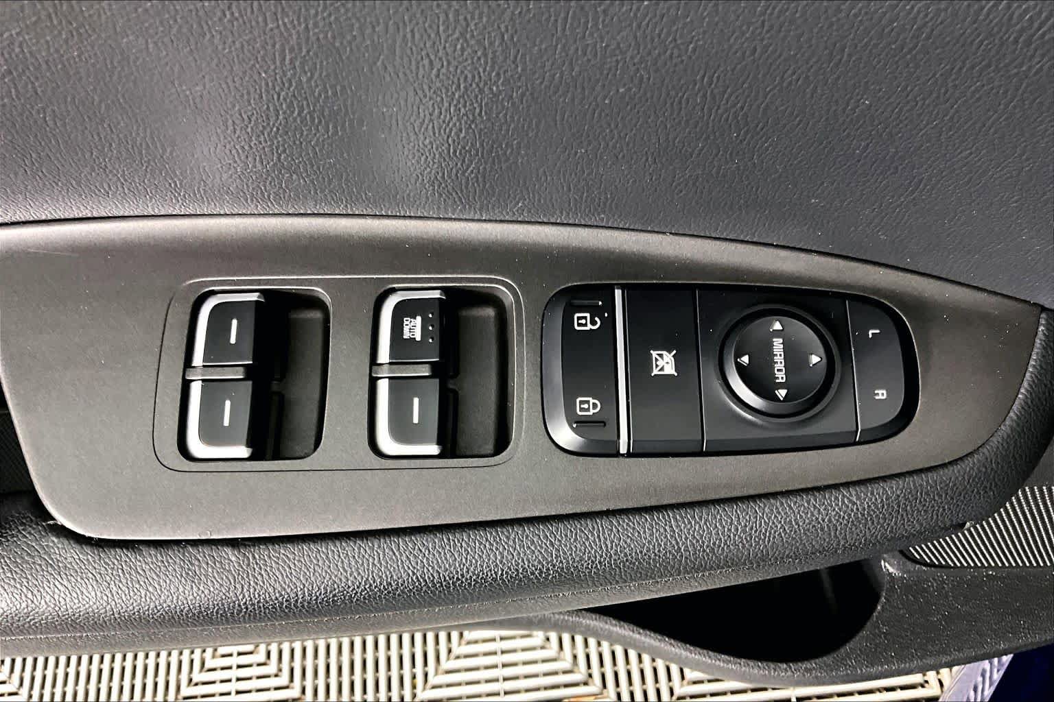 Used 2018 Kia Optima LX FWD image 31