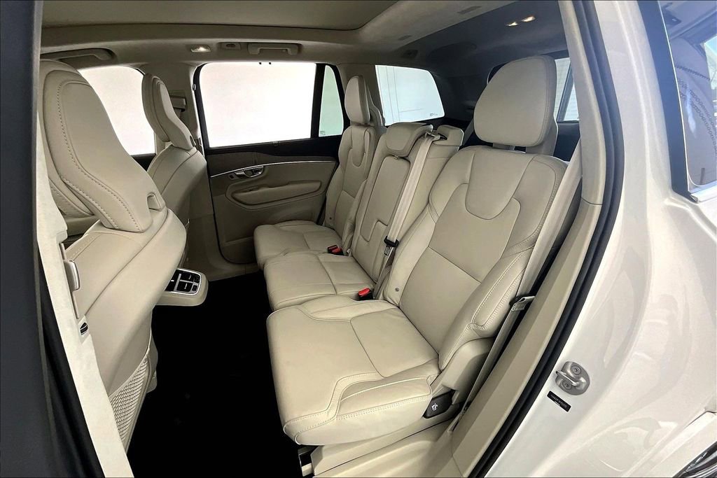 Used 2024 Volvo XC90 B6 Ultimate w/ Lounge Package image 33