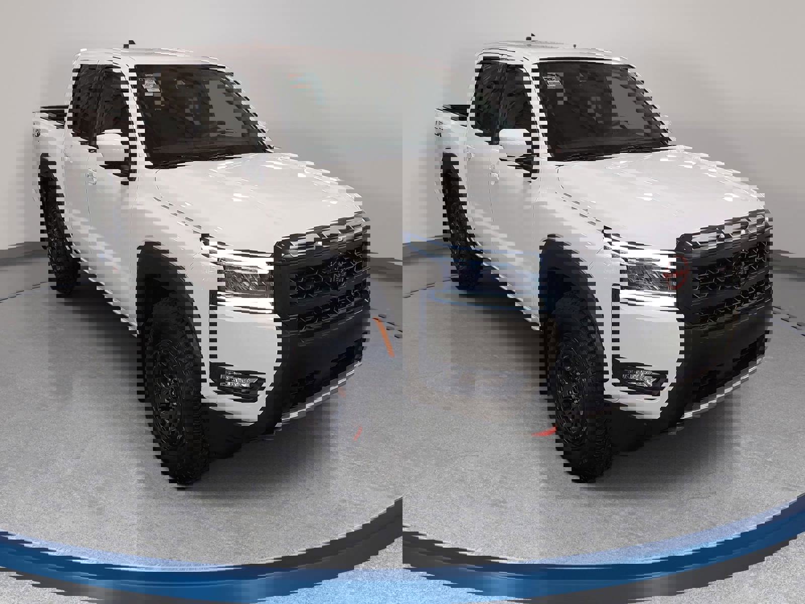 Used 2025 Nissan Frontier Pro-X image 3