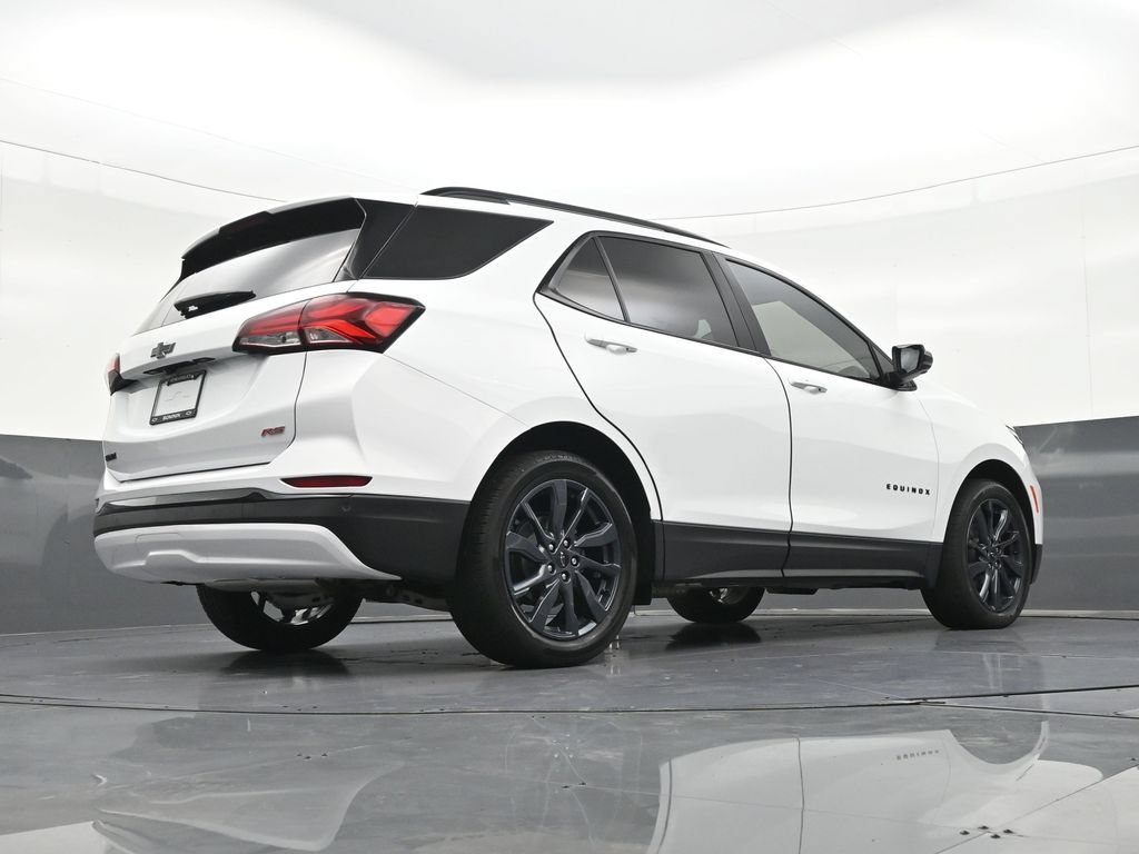 Used 2024 Chevrolet Equinox RS w/ RS Leather Package FWD image 32