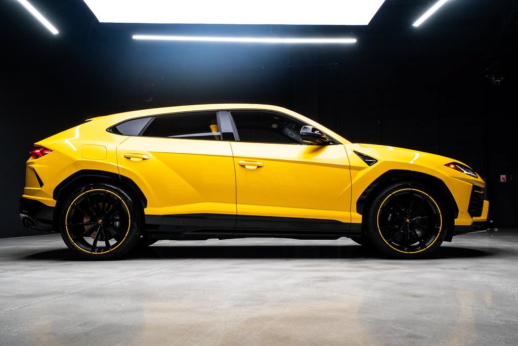 Used 2022 Lamborghini Urus AWD/4WD image 14