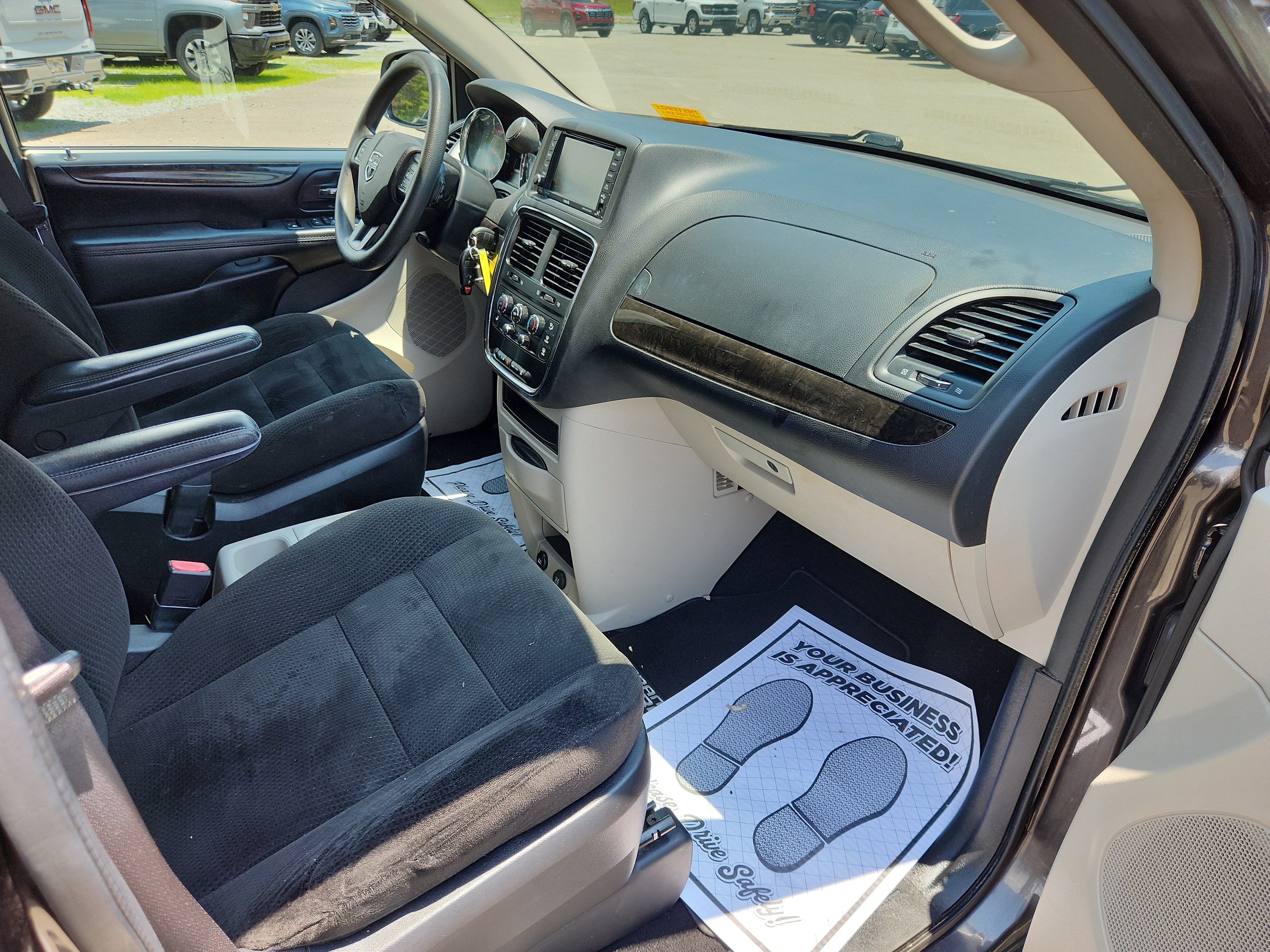 Used 2016 Dodge Grand Caravan SE w/ Quick Order Package 29E SE FWD image 40