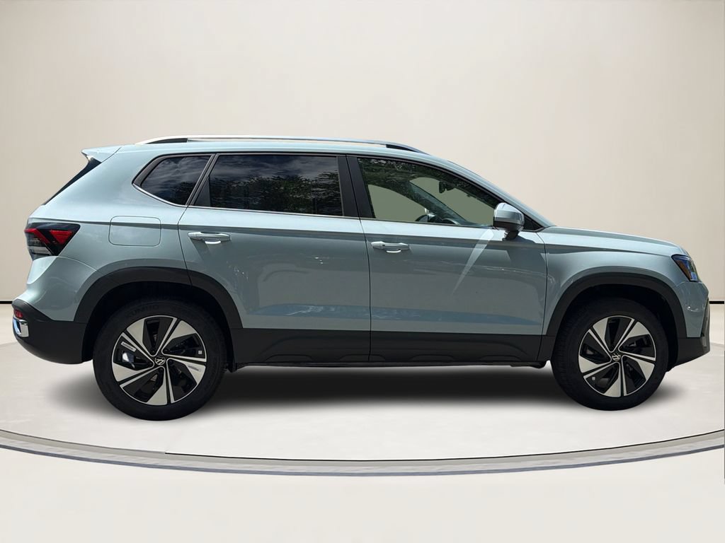 New 2026 Volkswagen Taos SE AWD/4WD image 2