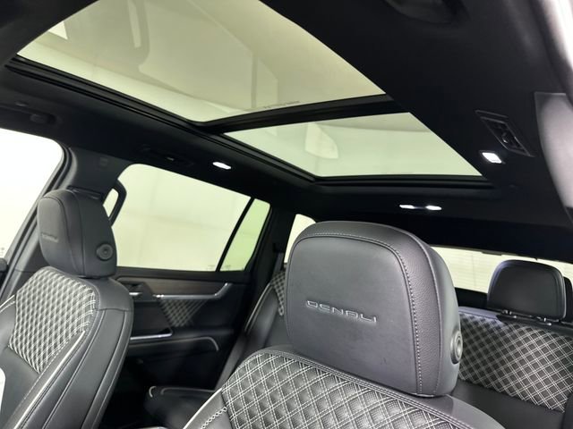 Used 2024 GMC Acadia Denali w/ Super Cruise Package image 12