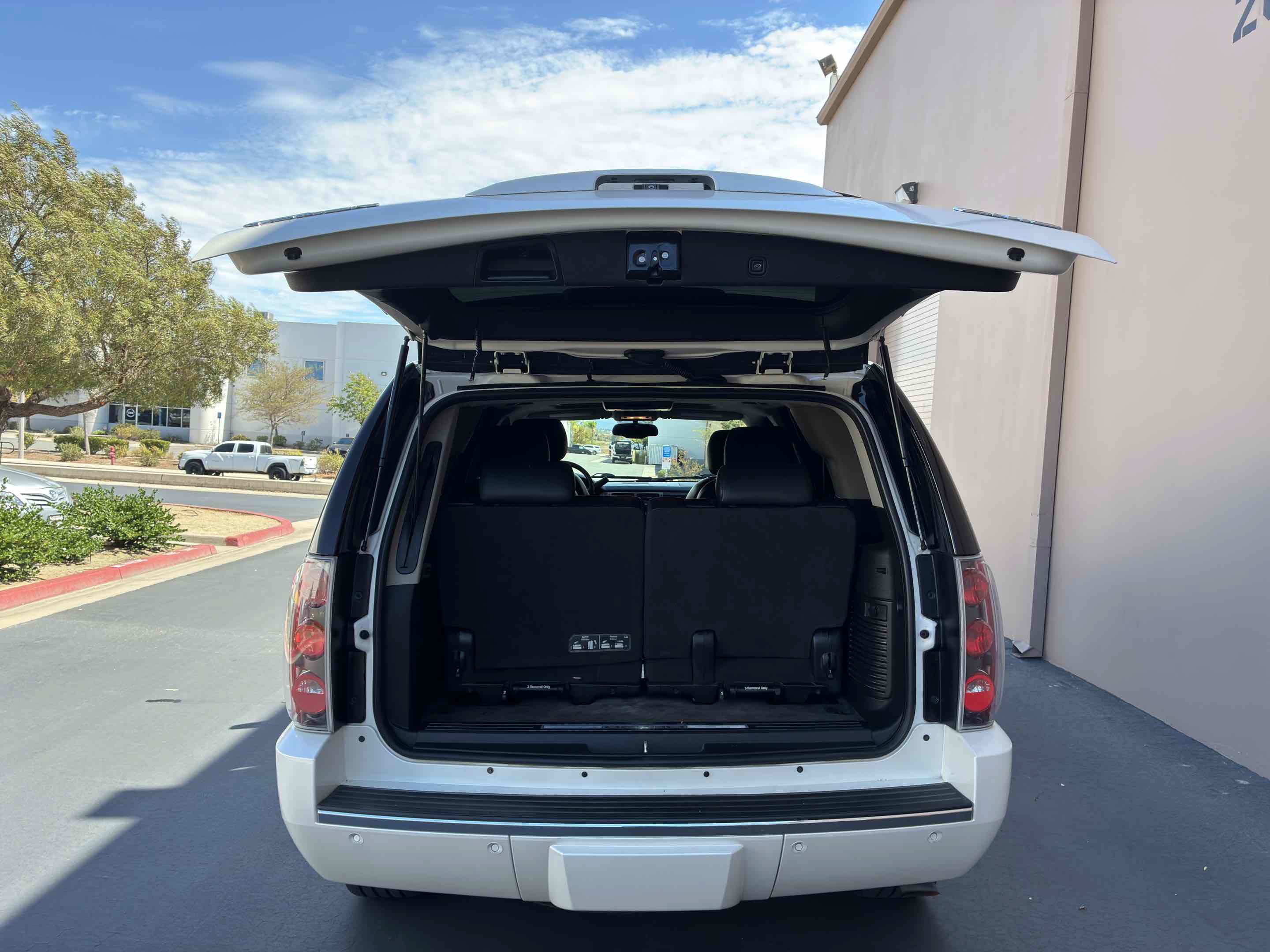 Used 2012 GMC Yukon Denali AWD/4WD image 60
