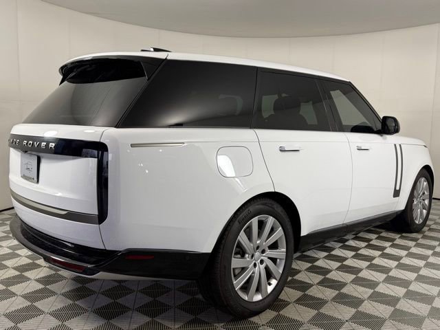 New 2025 Land Rover Range Rover SE image 9