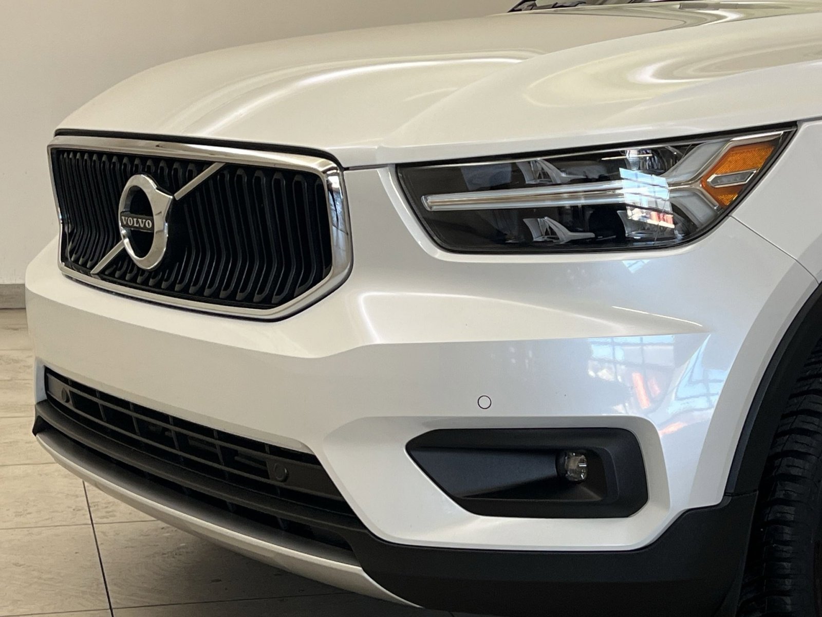 Used 2021 Volvo XC40 T5 Momentum w/ Premium Package image 27