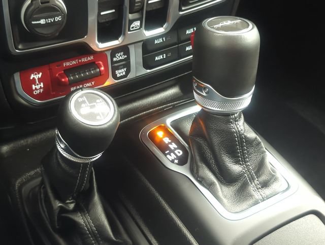 Used 2025 Jeep Gladiator Rubicon AWD/4WD image 21