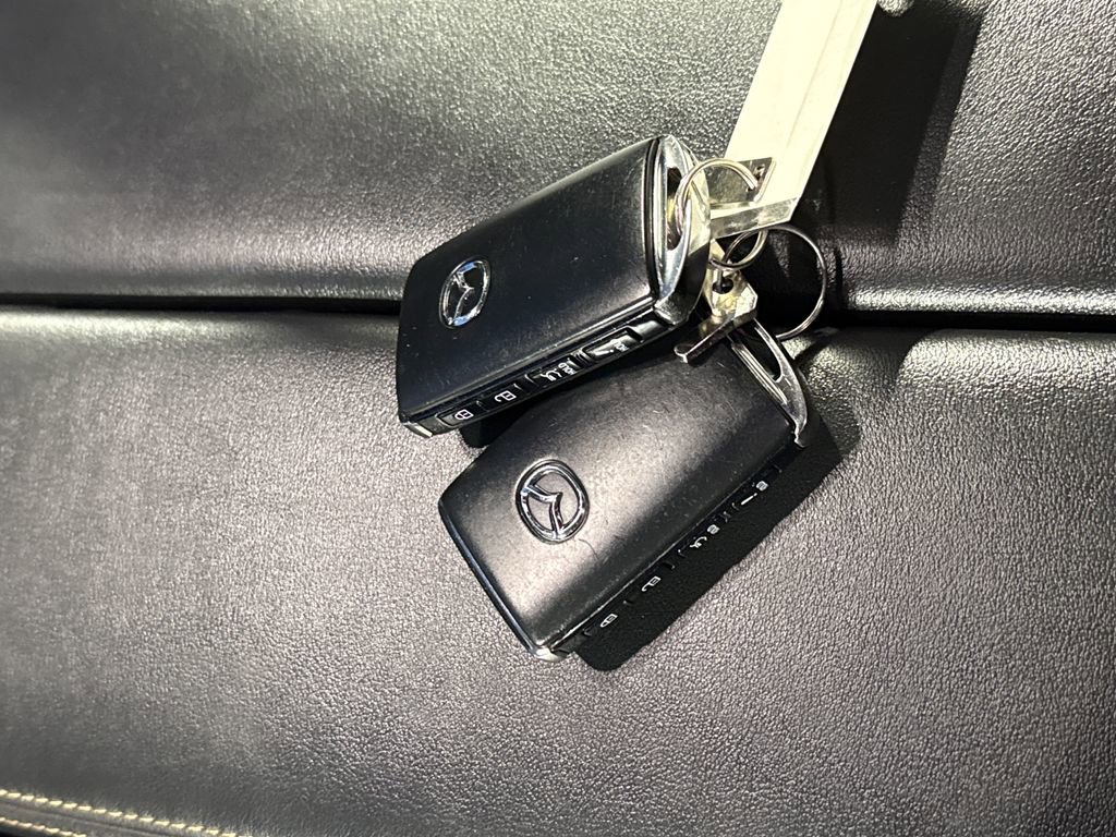 Used 2024 MAZDA CX-90 Plug-In Hybrid w/ Preferred image 29