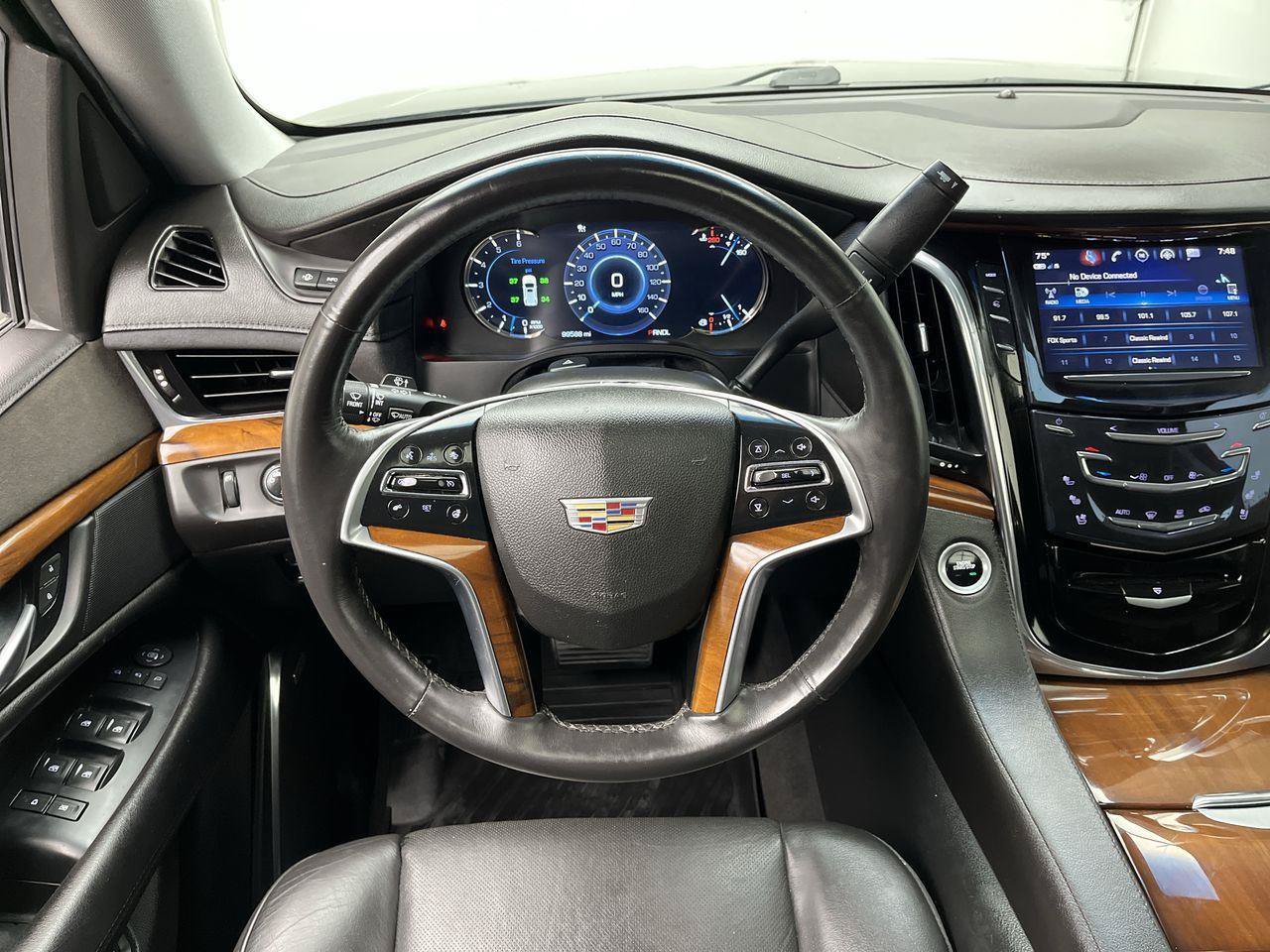 Used 2017 Cadillac Escalade Premium Luxury AWD/4WD image 17