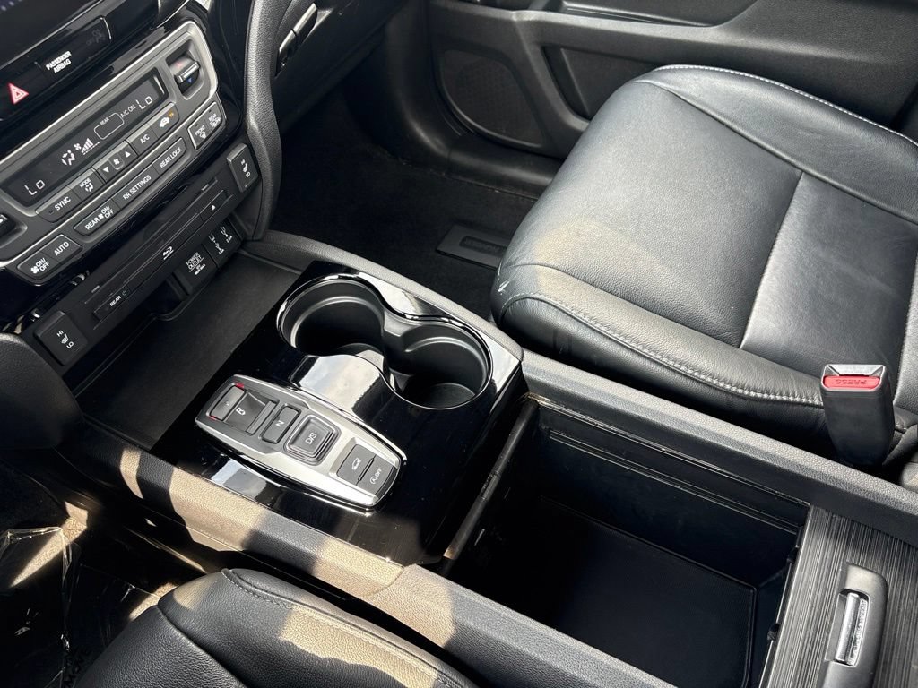 Used 2018 Honda Pilot Touring image 17