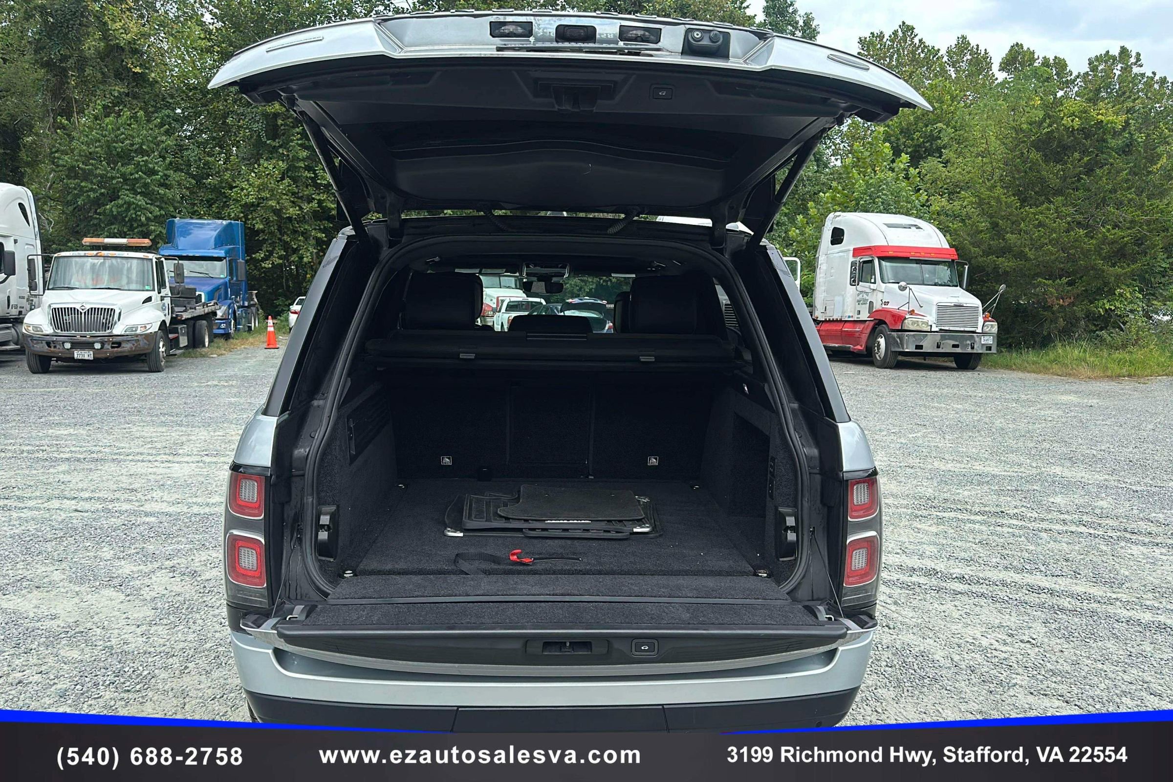 Used 2018 Land Rover Range Rover Supercharged image 12