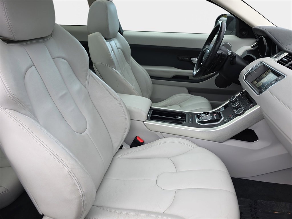 Used 2015 Land Rover Range Rover Evoque Pure Plus image 12