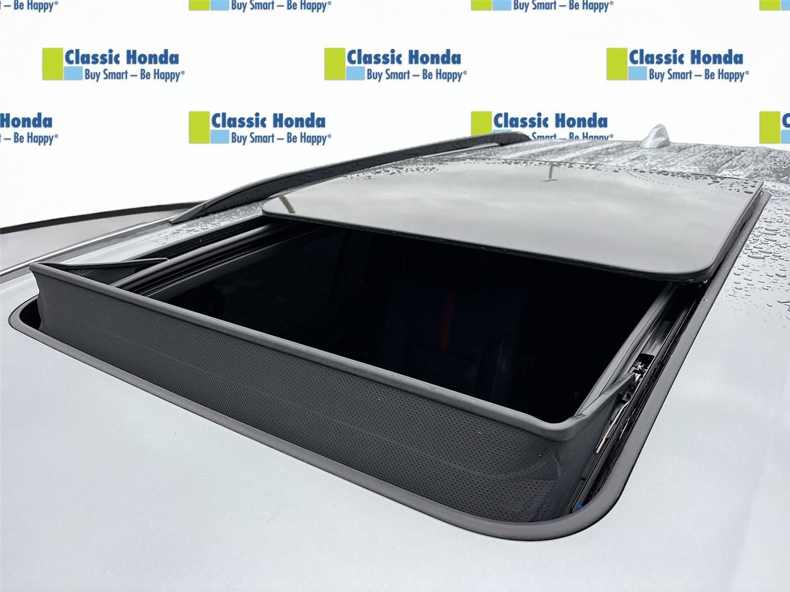 Used 2024 Chevrolet Traverse RS image 26