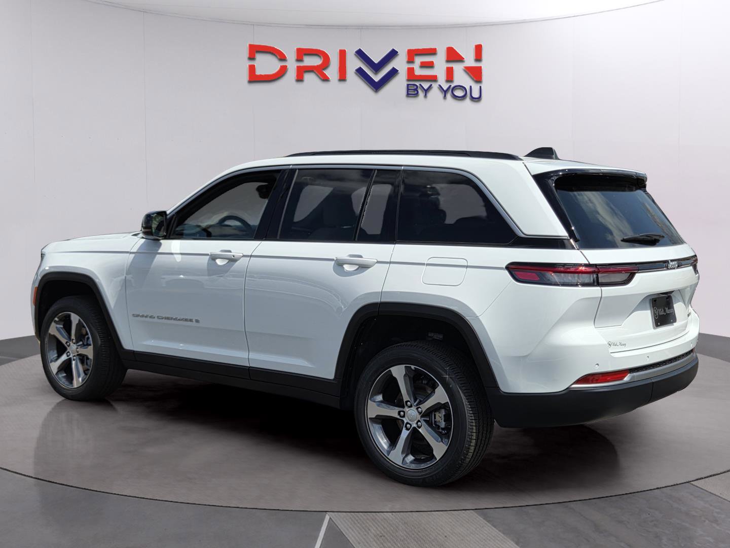 New 2026 Jeep Grand Cherokee Limited image 3