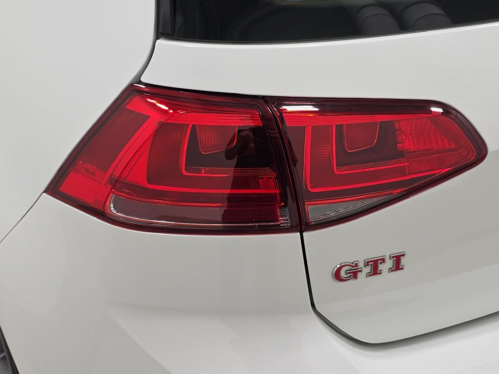 Used 2017 Volkswagen GTI Sport FWD image 31