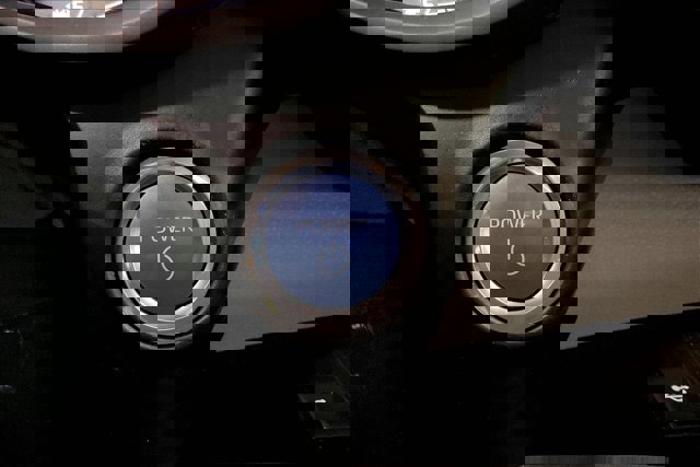 Certified 2024 Toyota Sienna XLE image 38