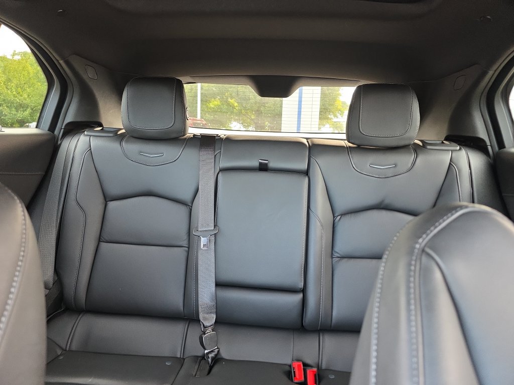 Used 2021 Cadillac XT4 Luxury w/ Cold Weather Package AWD/4WD image 41