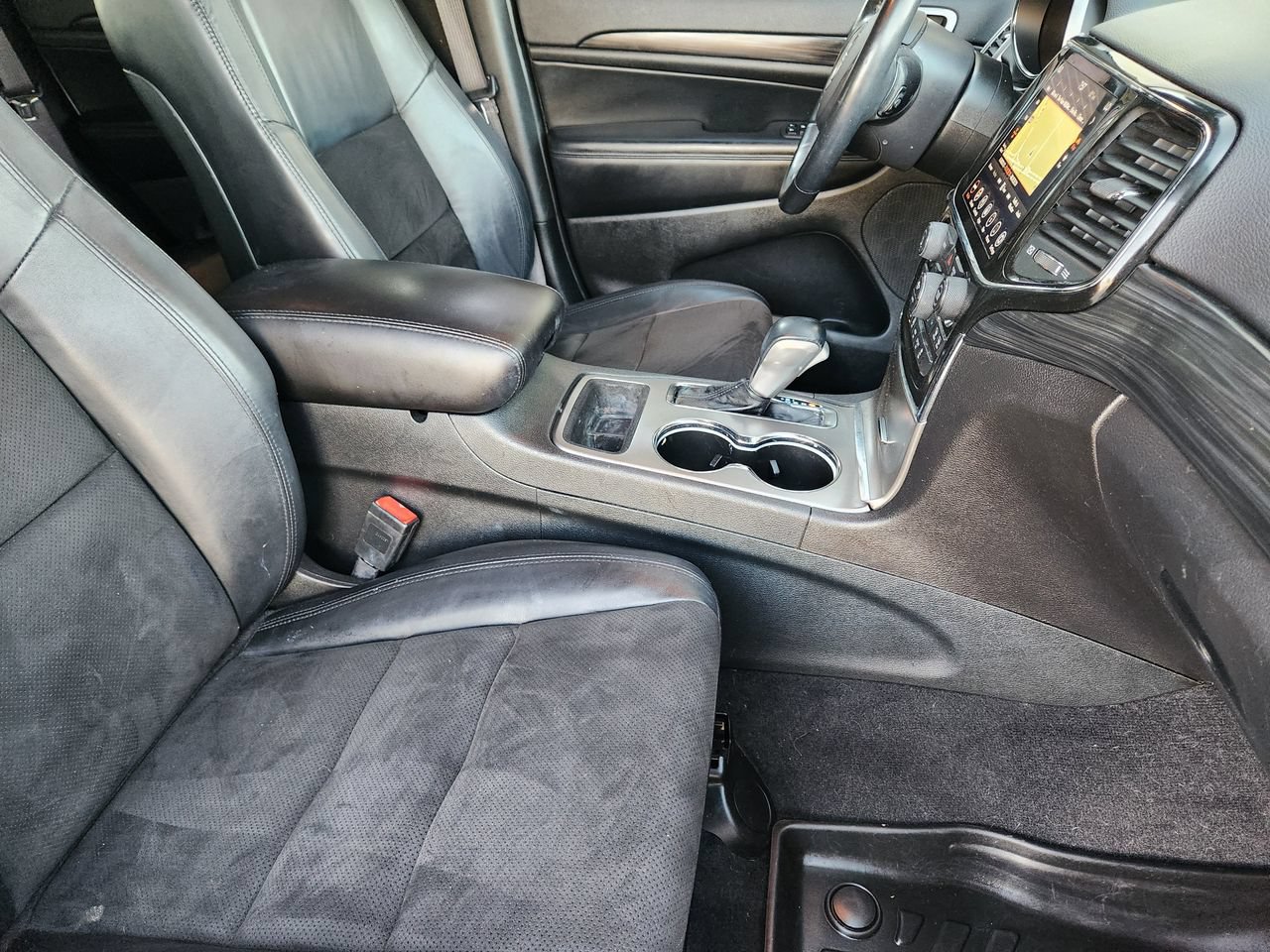 Used 2022 Jeep Grand Cherokee Laredo X RWD image 13