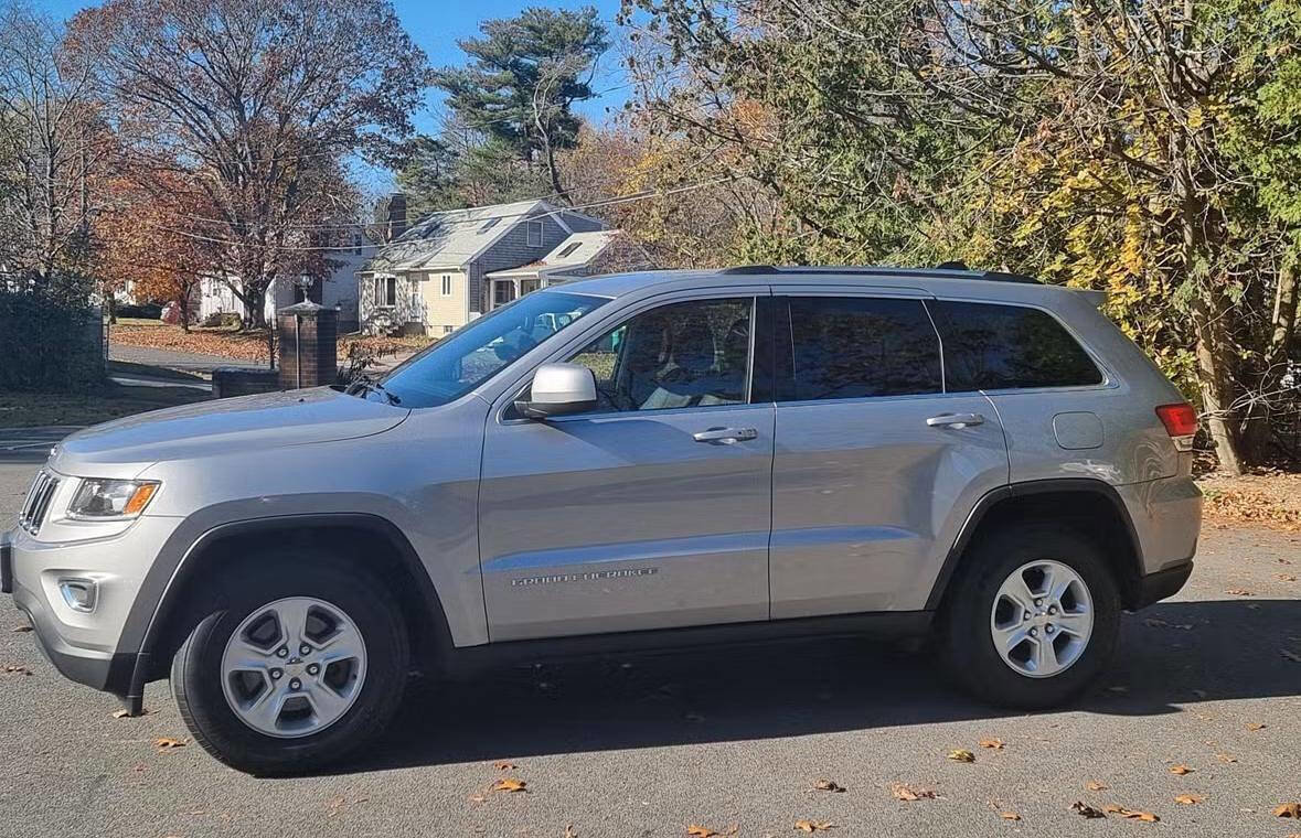 Used 2016 Jeep Grand Cherokee Laredo w/ Quick Order Package 23E image 2