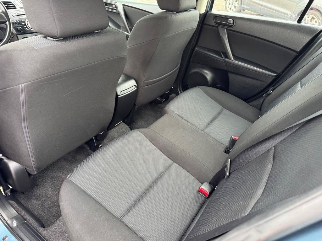 Used 2011 MAZDA MAZDA3 i Sport FWD image 18