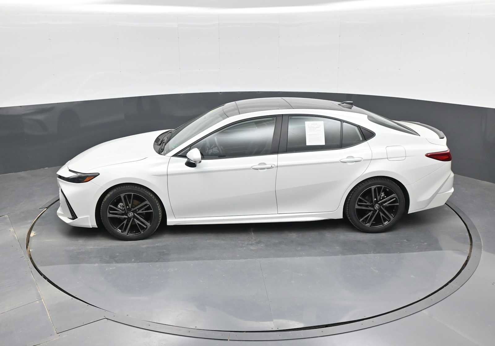 Used 2025 Toyota Camry XSE image 28