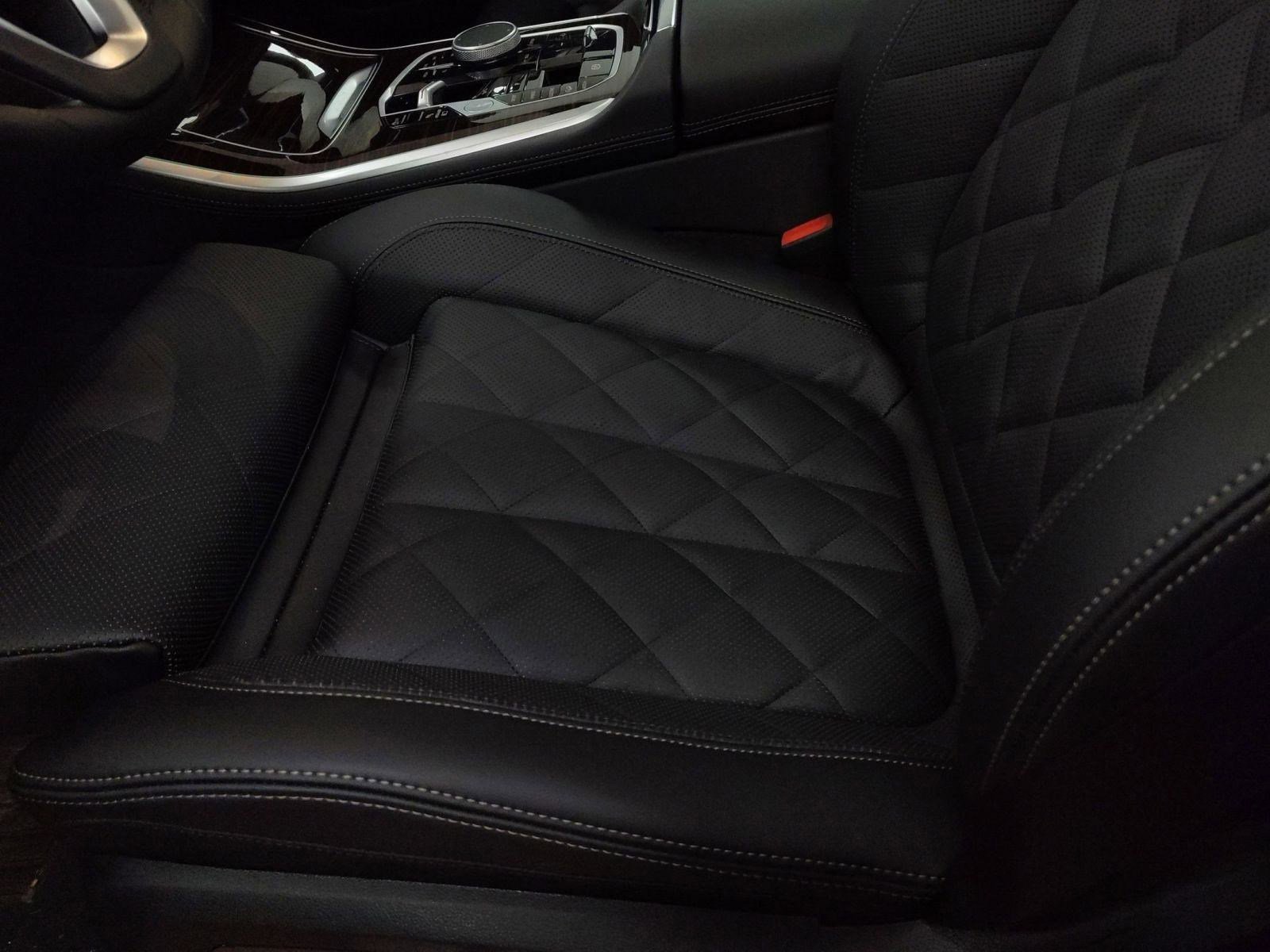 New 2026 BMW X5 xDrive50e w/ Climate Comfort Package image 17