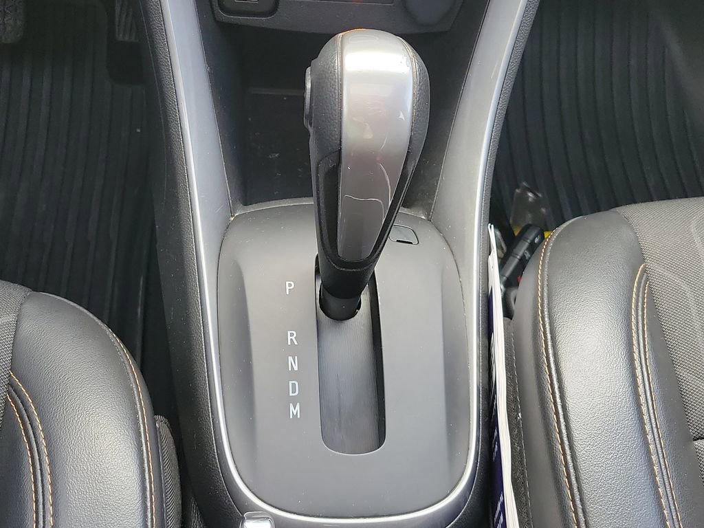 Certified 2020 Chevrolet Trax LT w/ Sun & Sound Package image 28