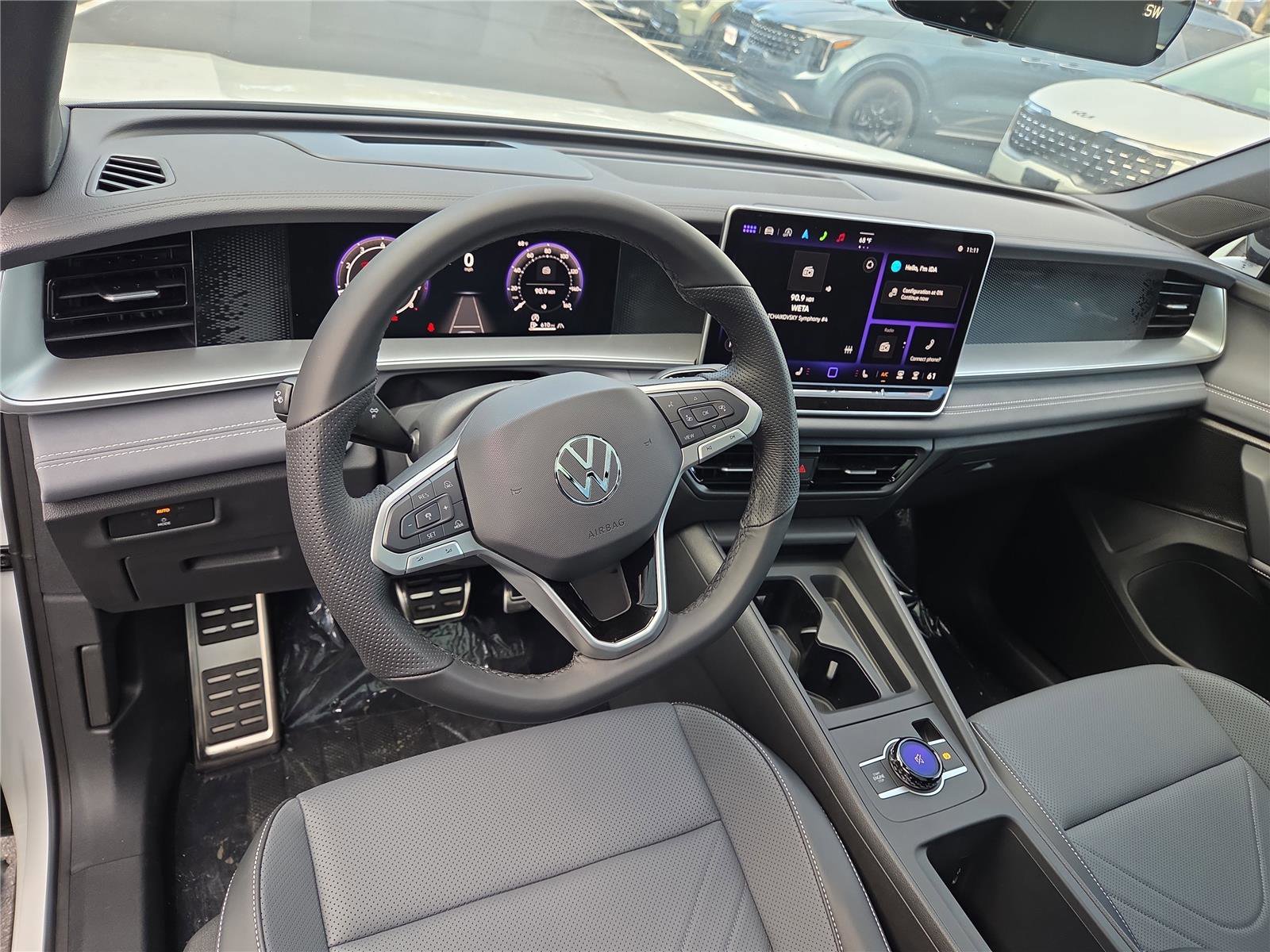 New 2025 Volkswagen Tiguan SE R-Line image 19