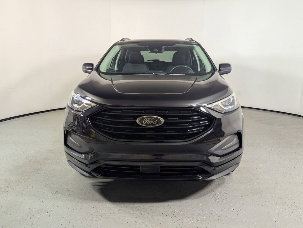 Used 2022 Ford Edge SE w/ Black Appearance Package AWD/4WD image 2
