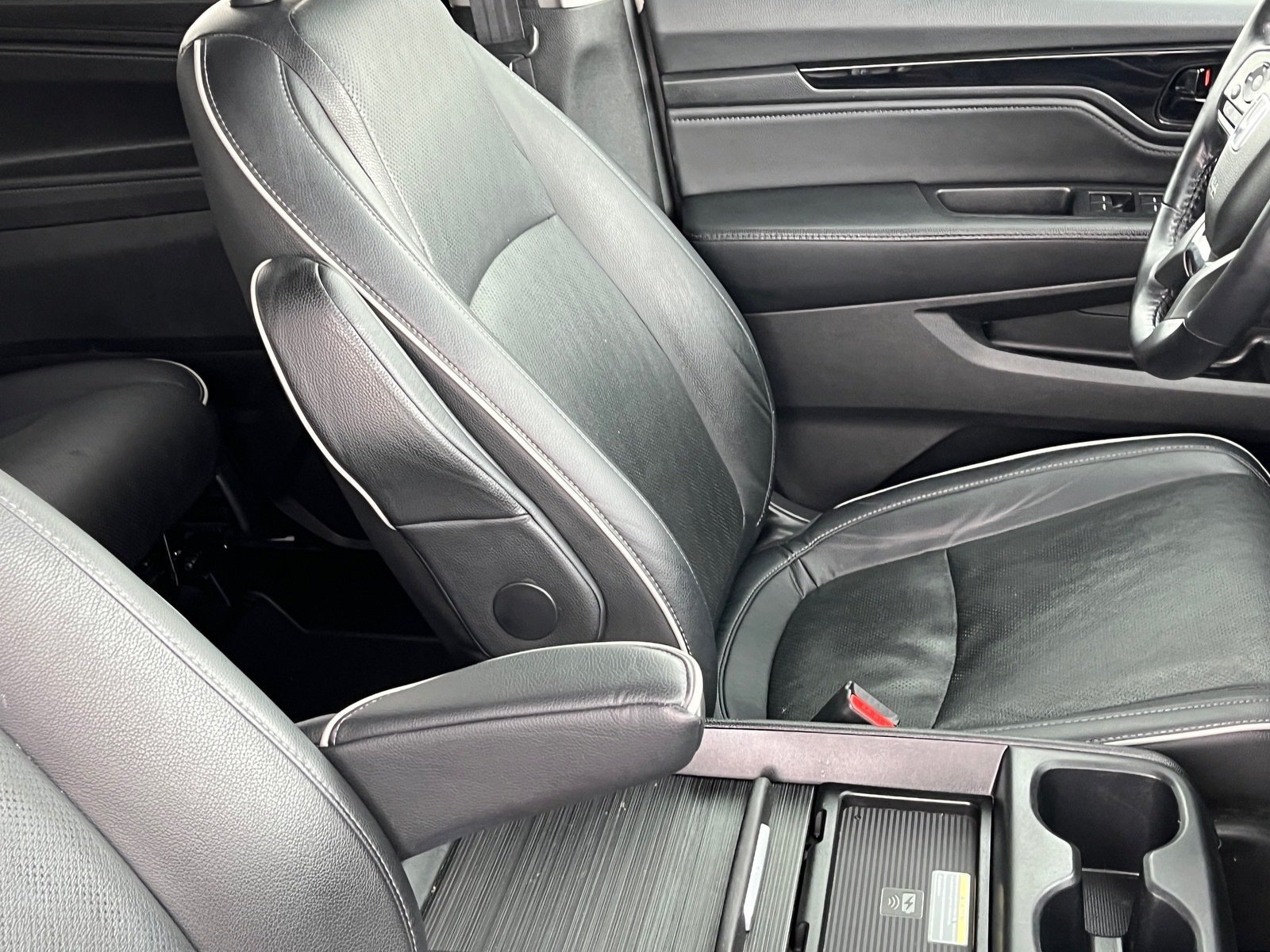 Used 2022 Honda Odyssey Elite image 10