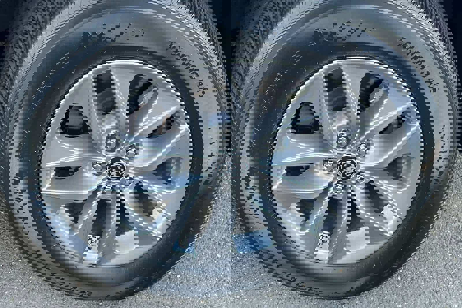 Used 2023 Toyota Sienna XLE image 22