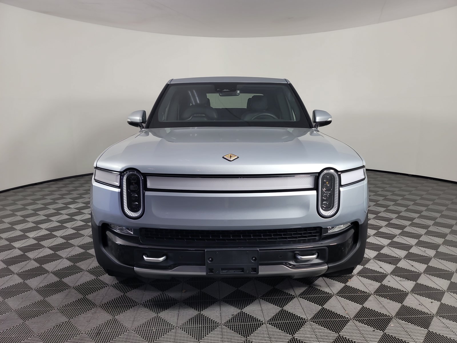 Used 2024 Rivian R1T Adventure Dual AWD/4WD image 8