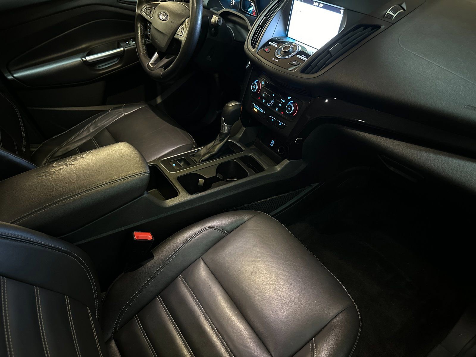 Used 2017 Ford Escape Titanium image 15