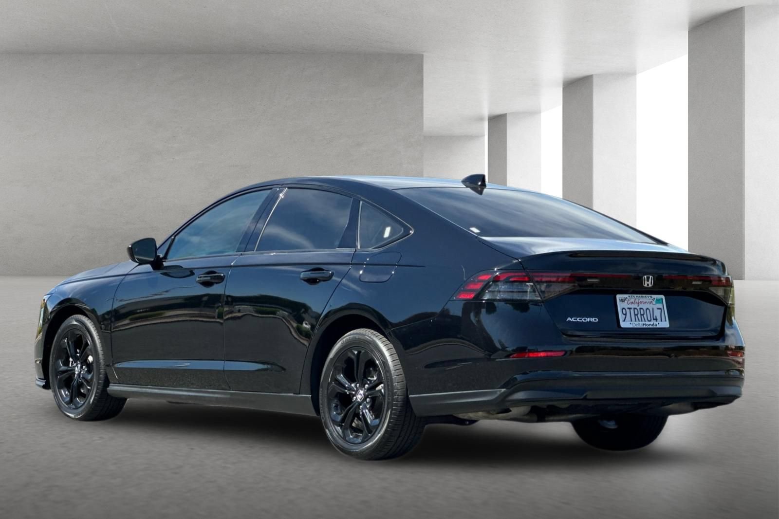 Used 2025 Honda Accord SE image 6