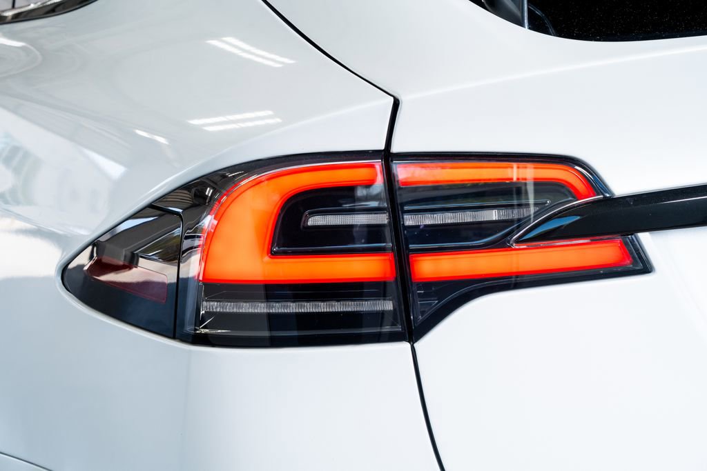 Used 2022 Tesla Model X Plaid image 23