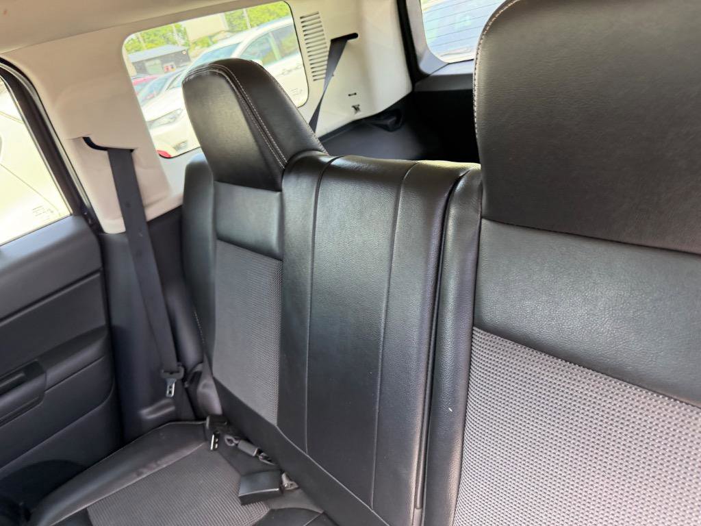 Used 2013 Jeep Patriot Latitude w/ Freedom Edition Pkg AWD/4WD image 17