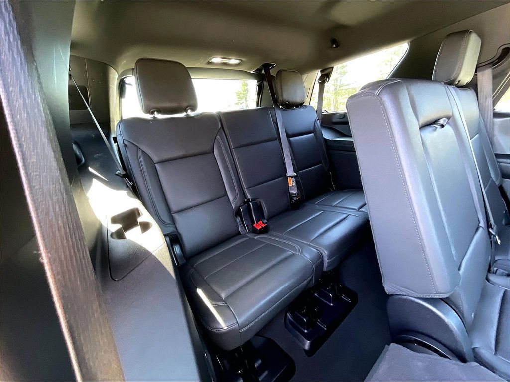 Used 2025 Chevrolet Tahoe LT AWD/4WD image 17