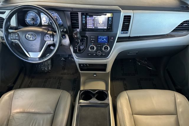 Used 2016 Toyota Sienna XLE w/ XLE Navigation Package FWD image 15