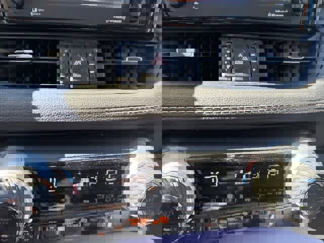 Used 2021 Toyota RAV4 XLE Premium image 16