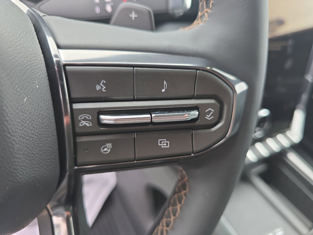 New 2026 GMC Acadia AT4 w/ LPO, Floor Liner Package AWD/4WD image 24