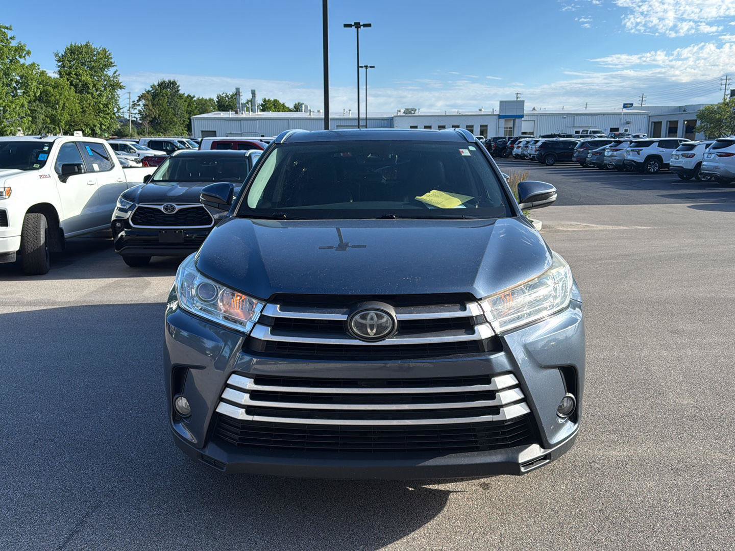 Used 2017 Toyota Highlander XLE AWD/4WD image 8