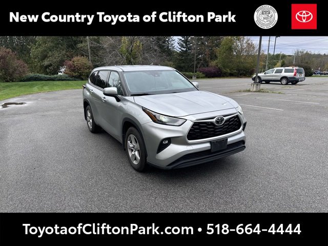 Used 2022 Toyota Highlander LE
