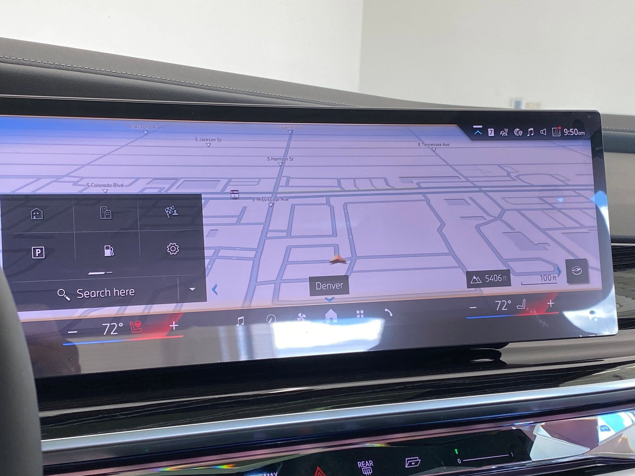 New 2026 BMW 750e xDrive w/ Premium Package image 27